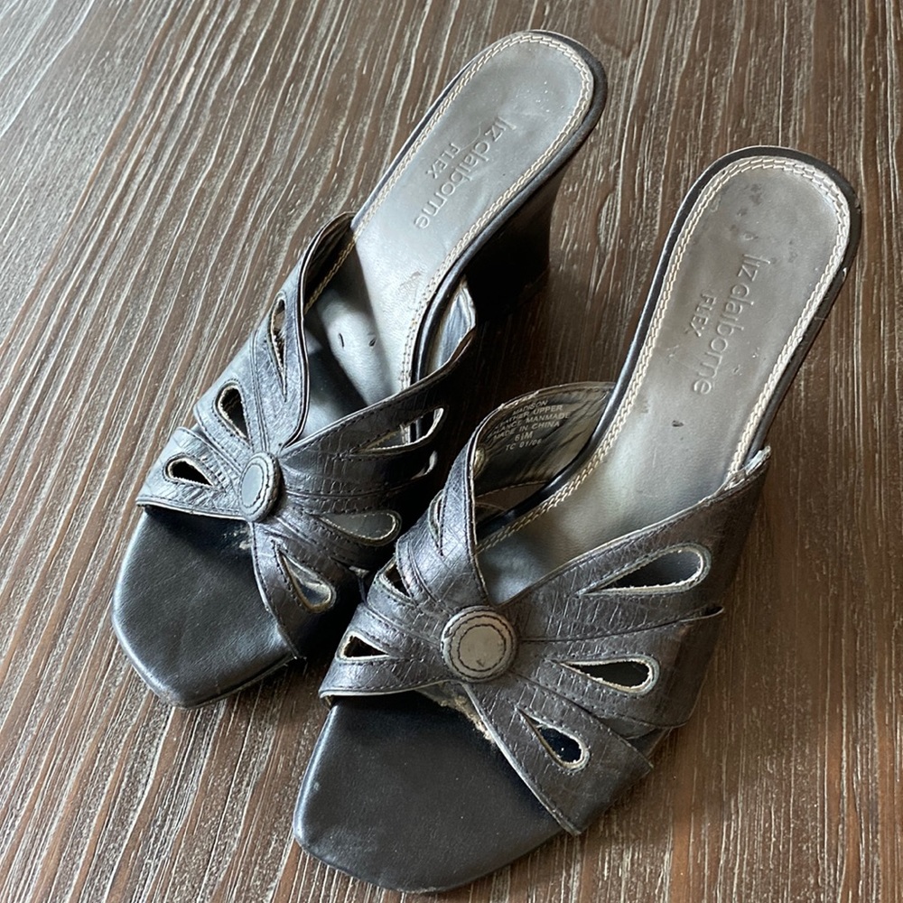 2/$20. Liz Claiborne flex ladies wedge heel shoes in size 6 1/2. Black leather.
